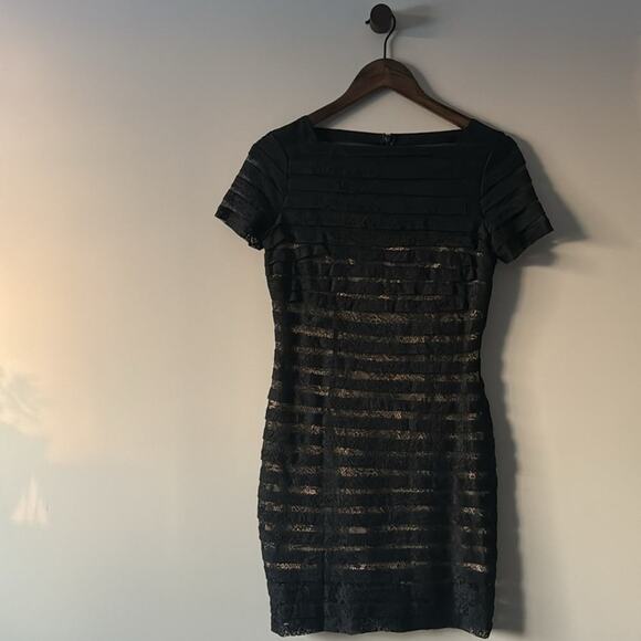 EUC ADRIANNA PAPELL BLACK & NUDE SHORT SLEEVE TIERED SHEATH LACE DRESS SZ 4 - Picture 1 of 8